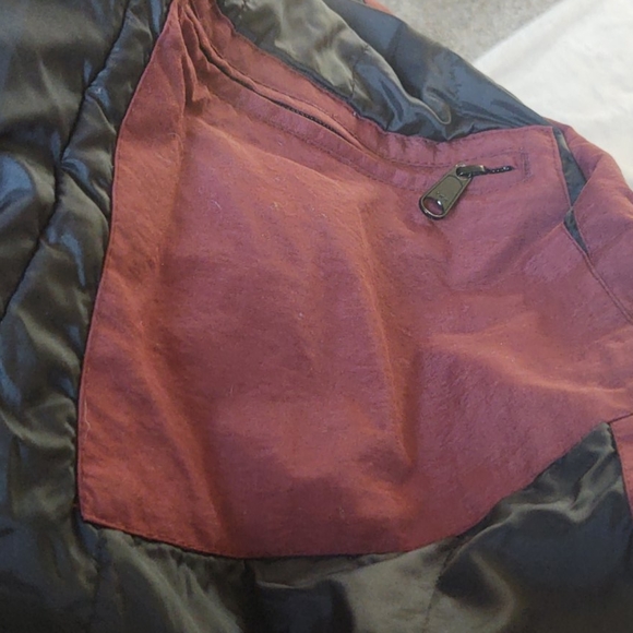 Gap hooded maroon & red lightweight winter… - Picture 12 of 13